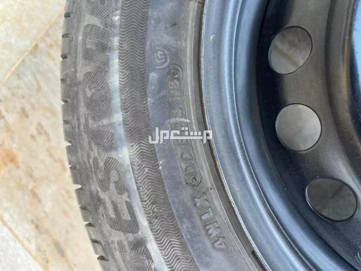 للبيع قطع غيار في الرياض بسعر 700 ريال سعودي