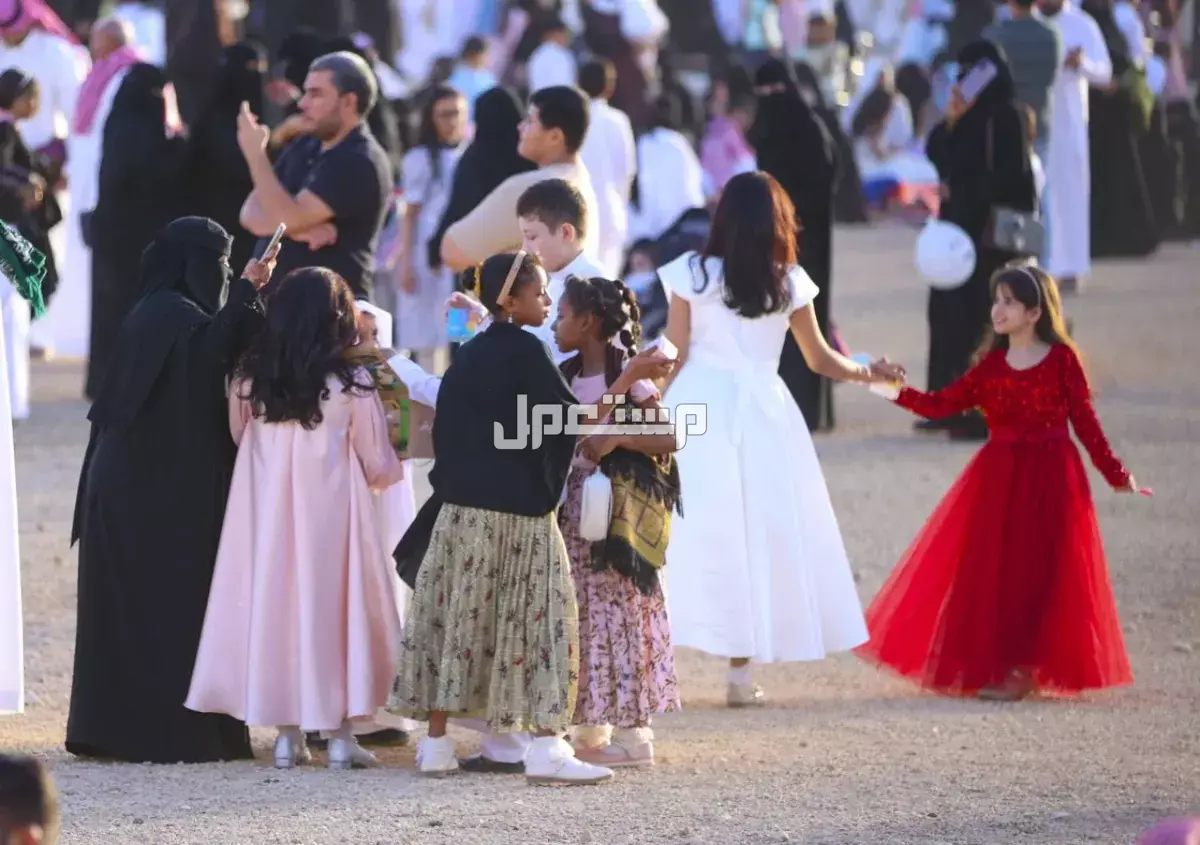 تفاصيل وموعد إجازة العيدين في السعودية بعد التعديل موعد إجازة العيدين في السعودية بعد التعديل
