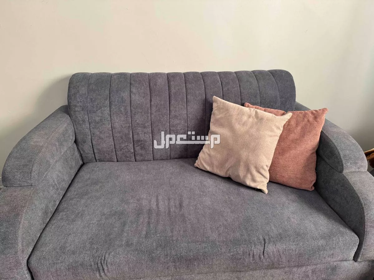 للبيع كنب 7 افراد شبه جديد  في جدة بسعر 700 ريال سعودي