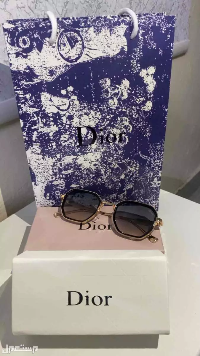 نظاره كارتير و نظاره ديور ومحفظة ضلويس فيتون للبيع  ا في مكة المكرمة بسعر 150 ريال سعودي