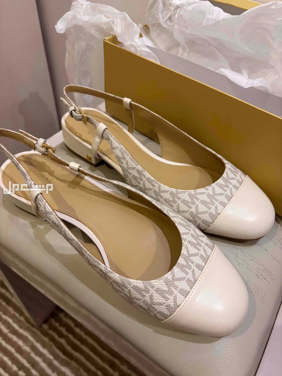 فلات من Michael Kors نسائي في الرياض بسعر 350 ريال سعودي