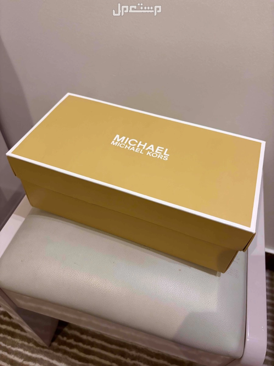 فلات من Michael Kors نسائي في الرياض بسعر 350 ريال سعودي