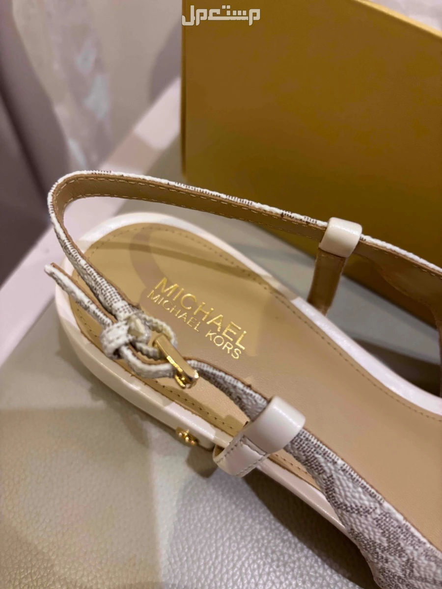 فلات من Michael Kors نسائي في الرياض بسعر 350 ريال سعودي