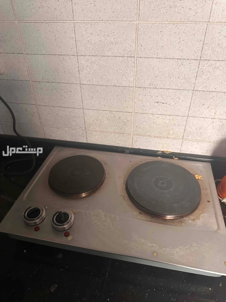 للبيع سرير ودولاب وغسالة وفرن في الرياض