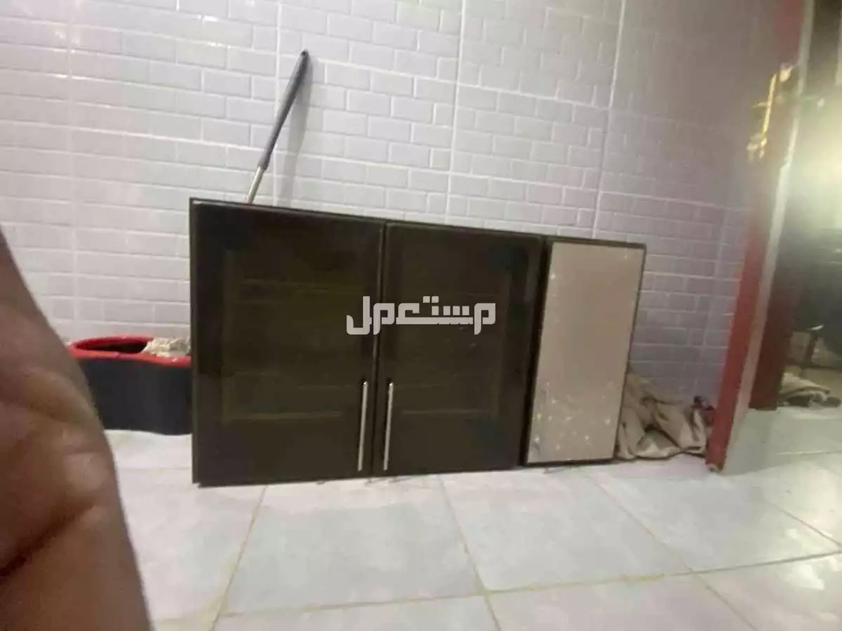 دولاب مطبخ بدون ميكرويف وفرن للبيع في جدة بسعر ألف ريال سعودي