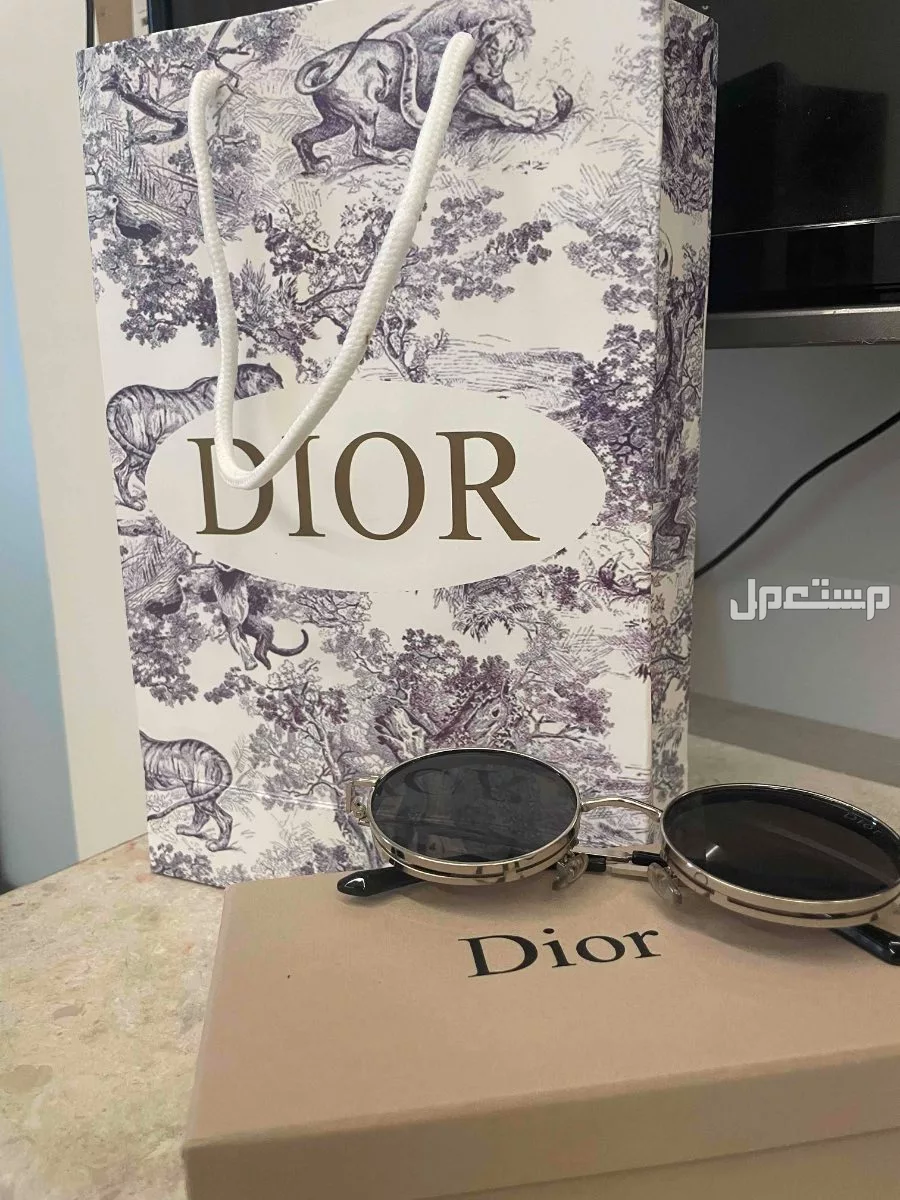 للبيع نظارة شمسية من براند ديور