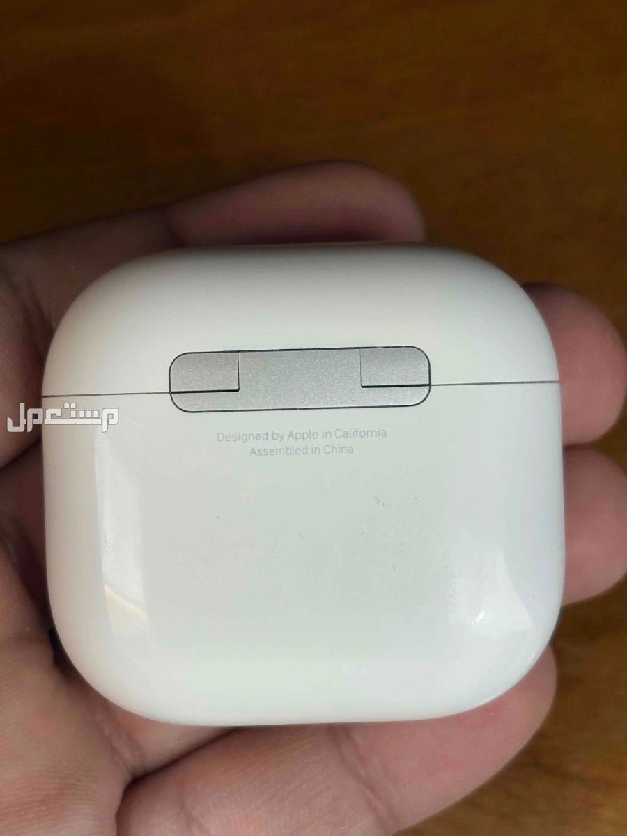 للبيع سماعات ابل ايربودز 4 مستعمل نظيفه