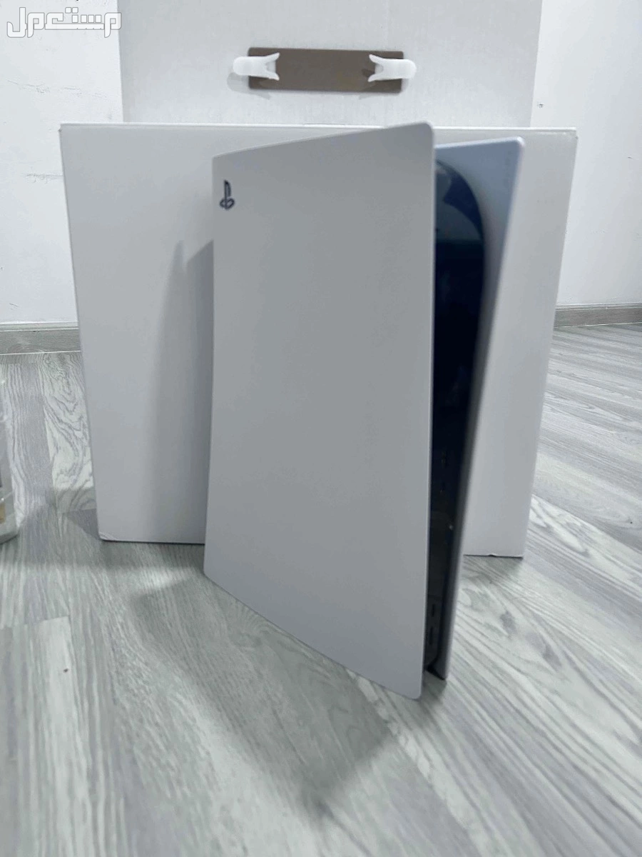 سوني فايف نظيف ما يعاني من اي خراب مفحوص و معاه اشرطه استخدام السوني 8-7 اشهر باقي التفاصيل اسفل👇🏼👇🏼👇🏼+الموقع الطايف لو انت باي مدينه ثانيه و تبي ارسله لك رسلته