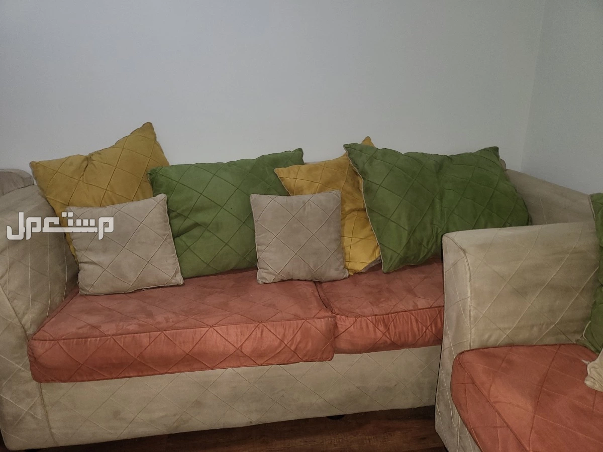 كنب تسعه انفار اثنين فردي واثنين لشخصين وواحده تكفي 3 جده 300 ريال في جدة بسعر 400 ريال سعودي جده كنب