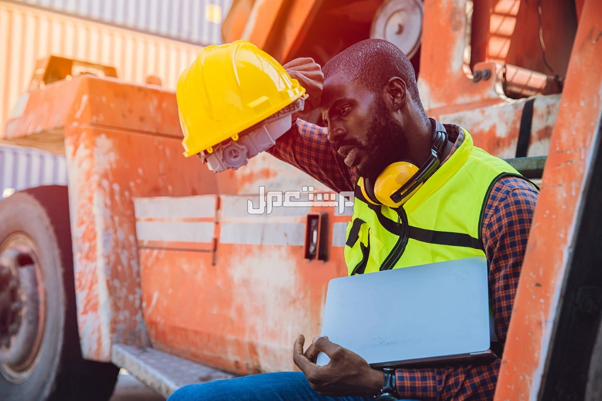 متى يبدأ حظر العمل تحت أشعة الشمس؟.. أوقات الحظر والغرامات قرار حظر العمل تحت أشعة الشمس
