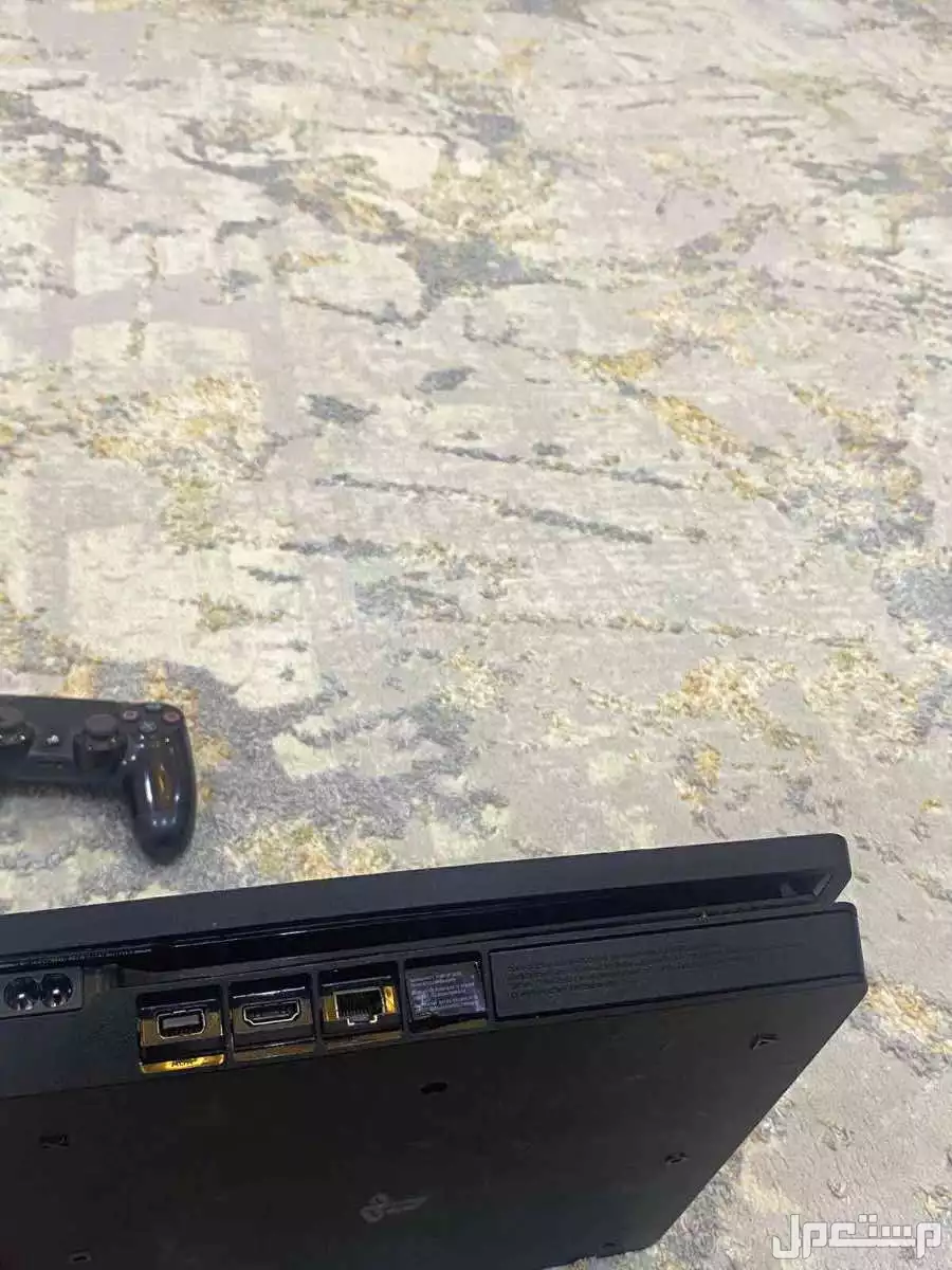 للبيع سوني 4 مع جميع الملحقات العنون الطايف الحويه