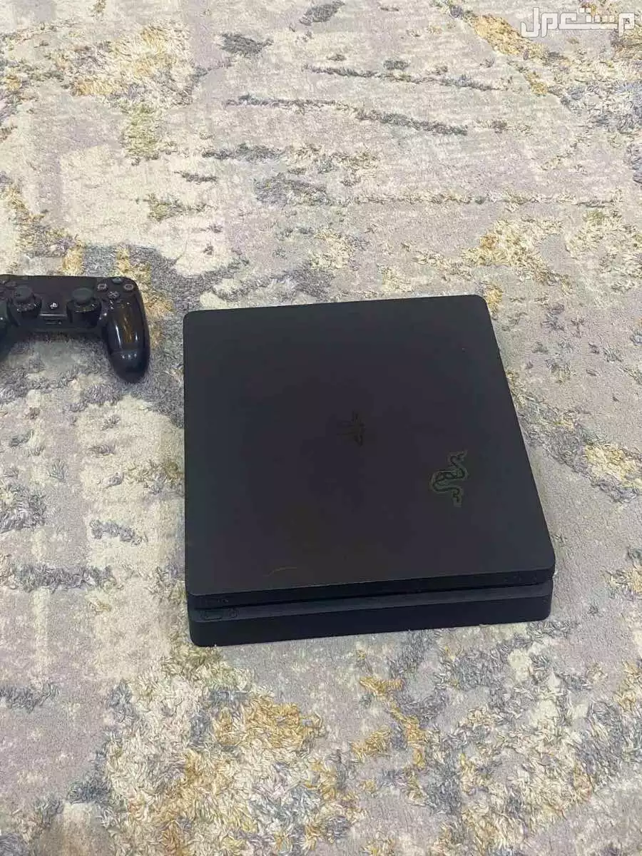 للبيع سوني 4 مع جميع الملحقات العنون الطايف الحويه