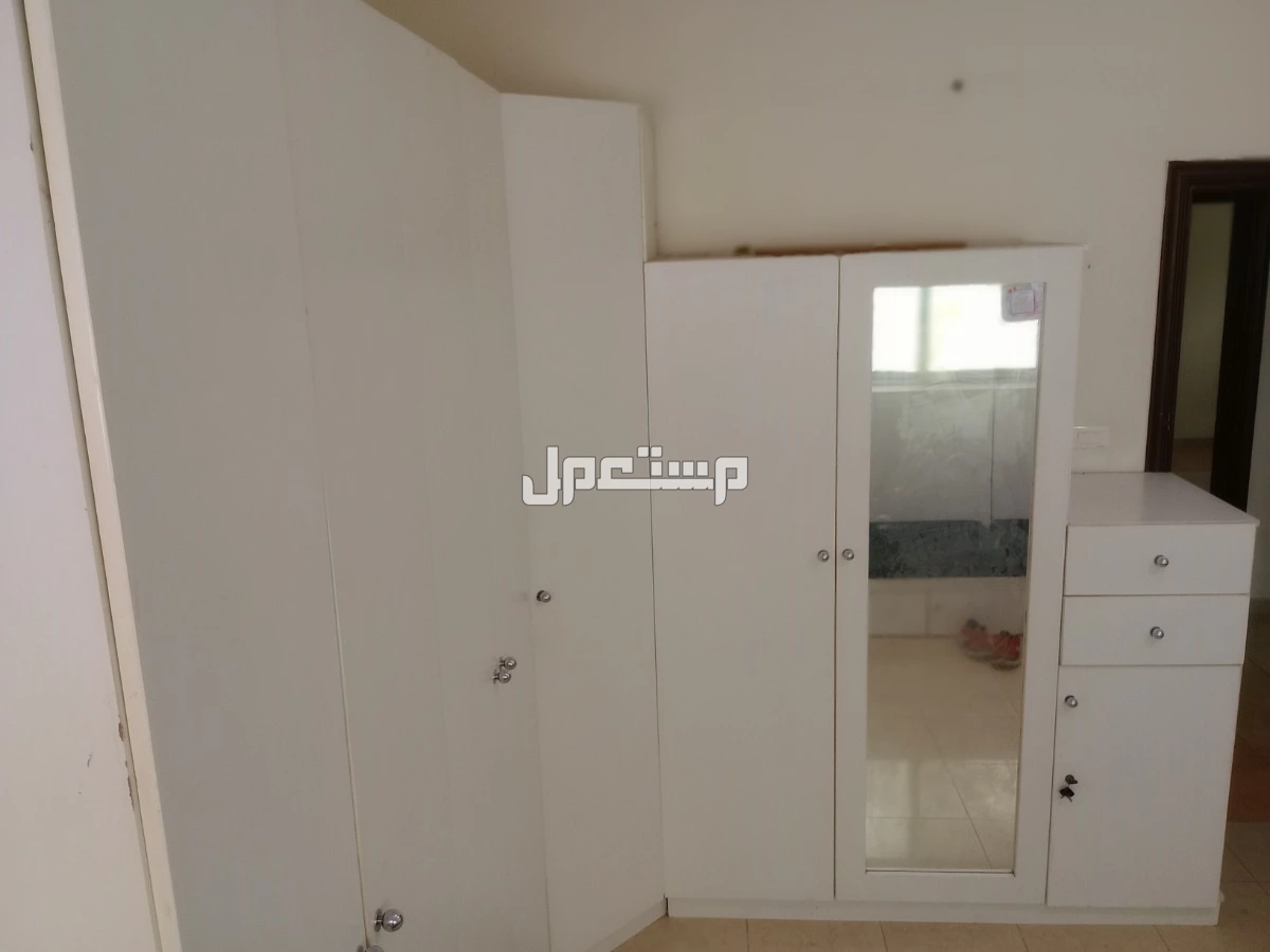 غرفة نوم تفصيل نظام ايكيا مستخدمة استخدام نظيف