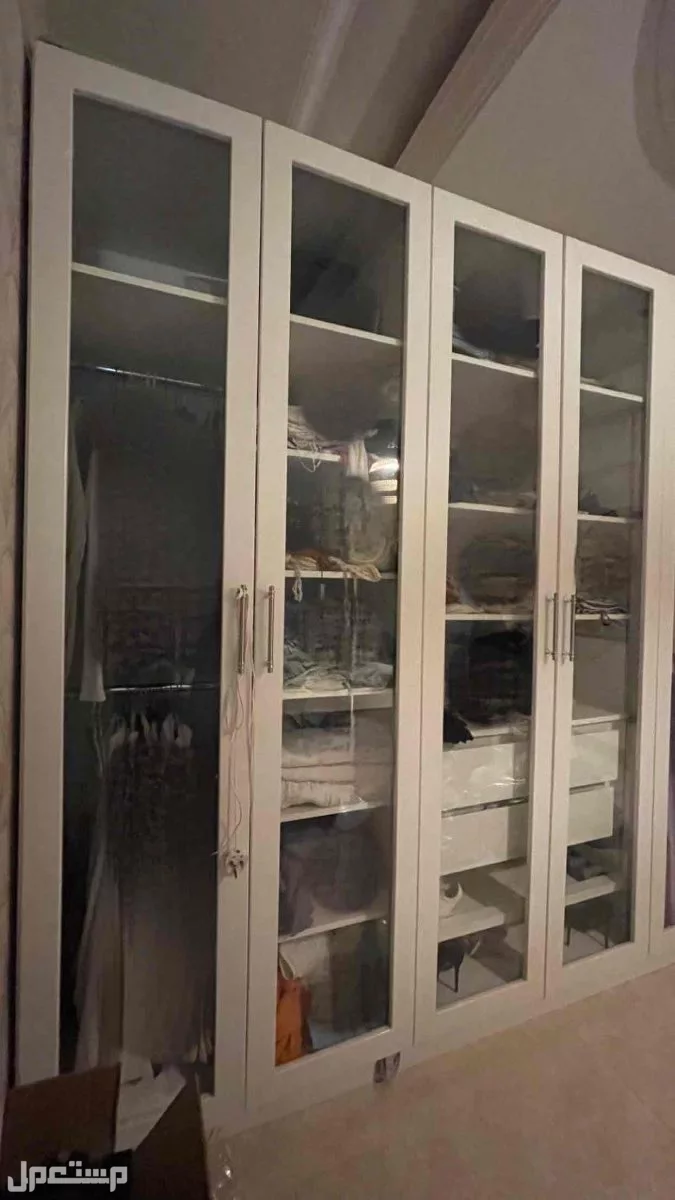 دولاب ملابس في جدة بسعر ألفين ريال سعودي