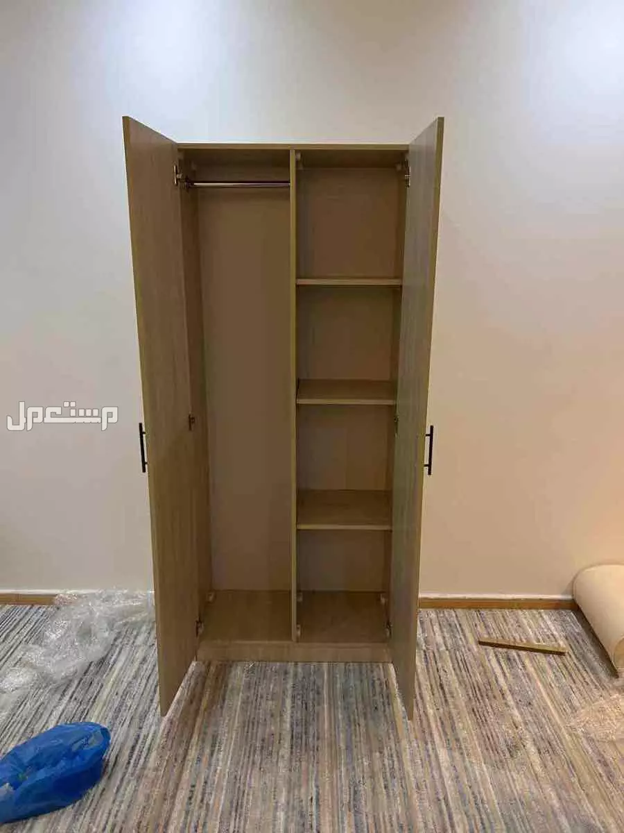 يتوفر دواليب خشب جديد نوعيات ممتازة وبأسعار خاصة