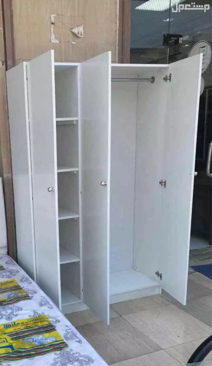 يتوفر دواليب خشب جديد نوعيات ممتازة وبأسعار خاصة