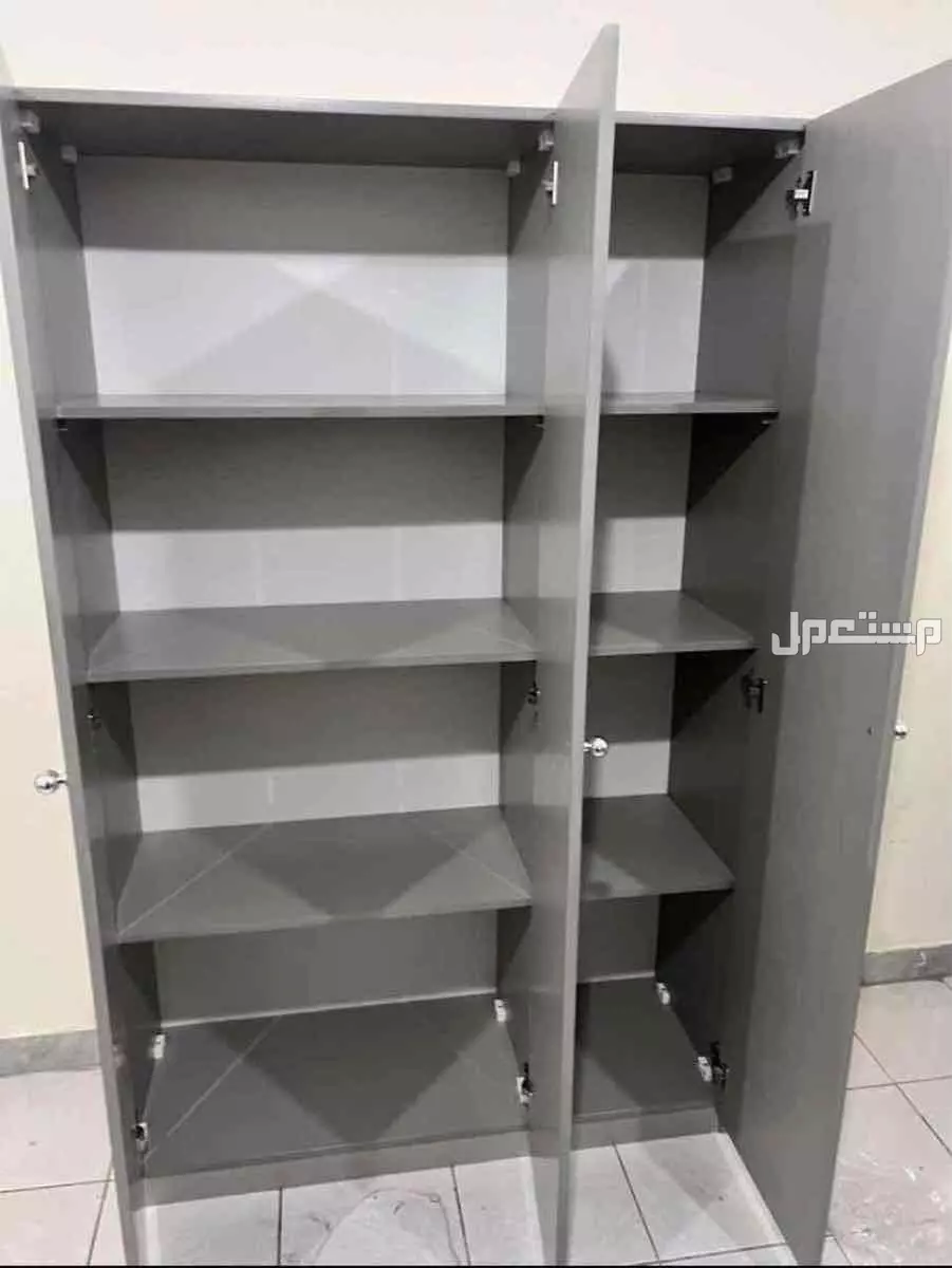 يتوفر دواليب خشب جديد نوعيات ممتازة وبأسعار خاصة