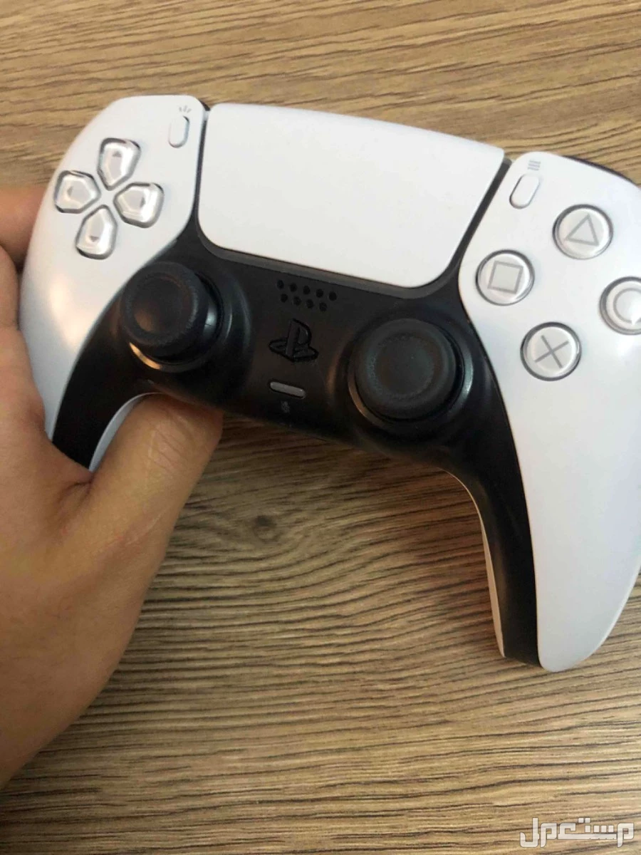 يد سوني 5 اصليه في الرياض بسعر 90 ريال سعودي