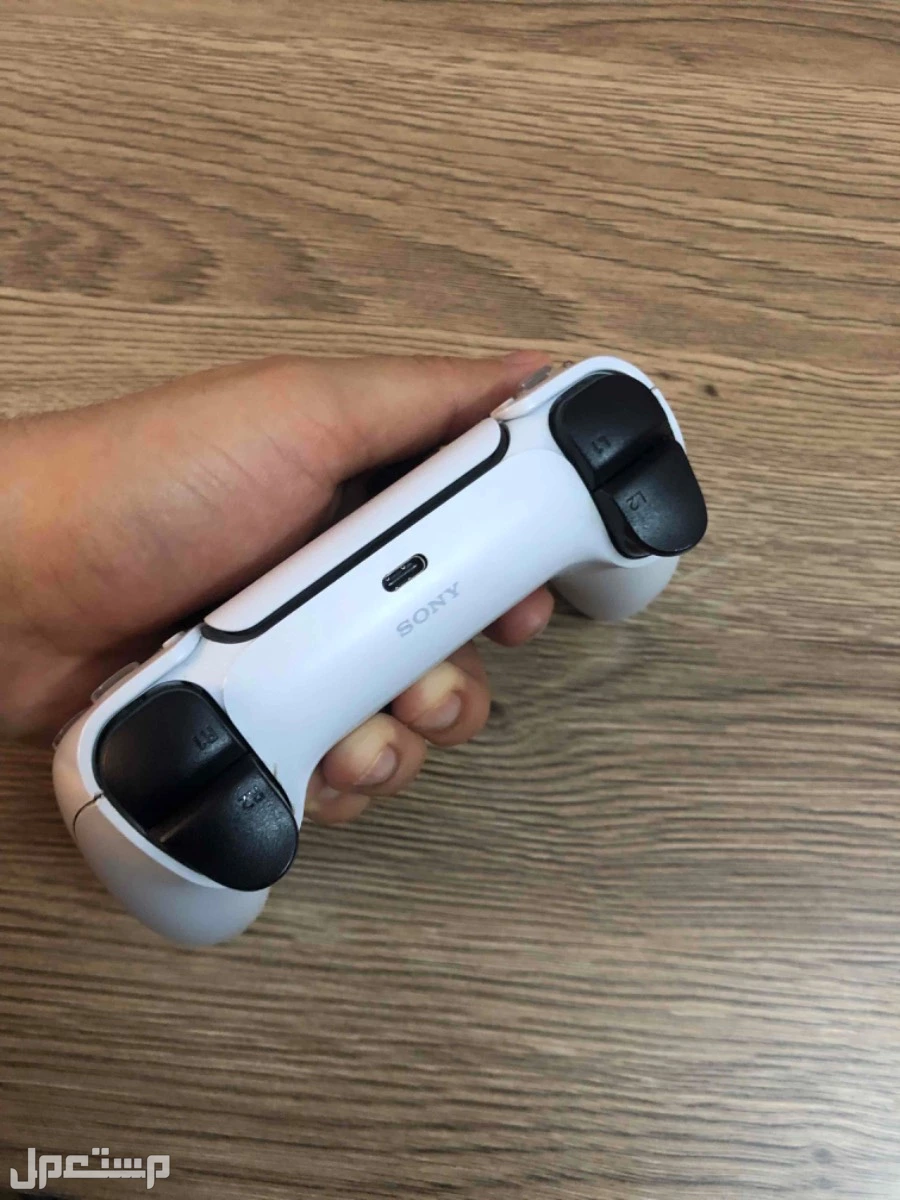 يد سوني 5 اصليه في الرياض بسعر 90 ريال سعودي