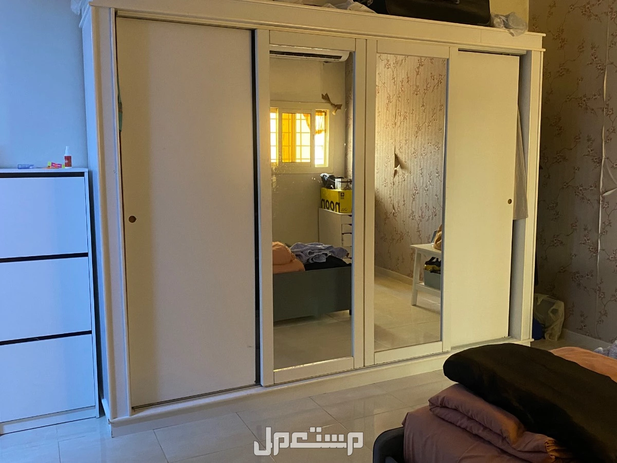 دولاب  في جدة بسعر 500 ريال سعودي مستعمل وبحاله ممتازه