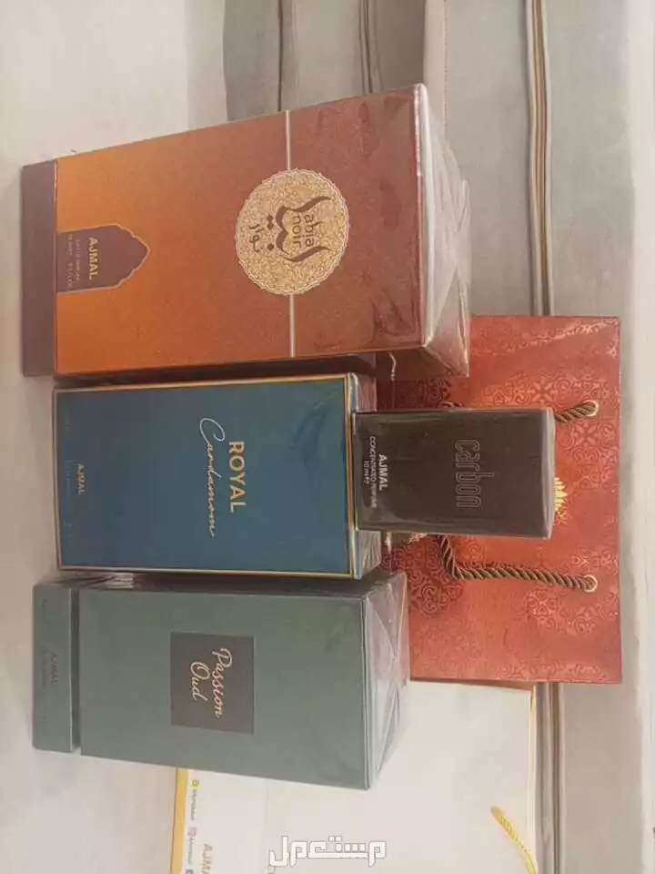 عطورمن اجمل جديدبكرتونه للبيع العطرالواحدبسعر100ريال