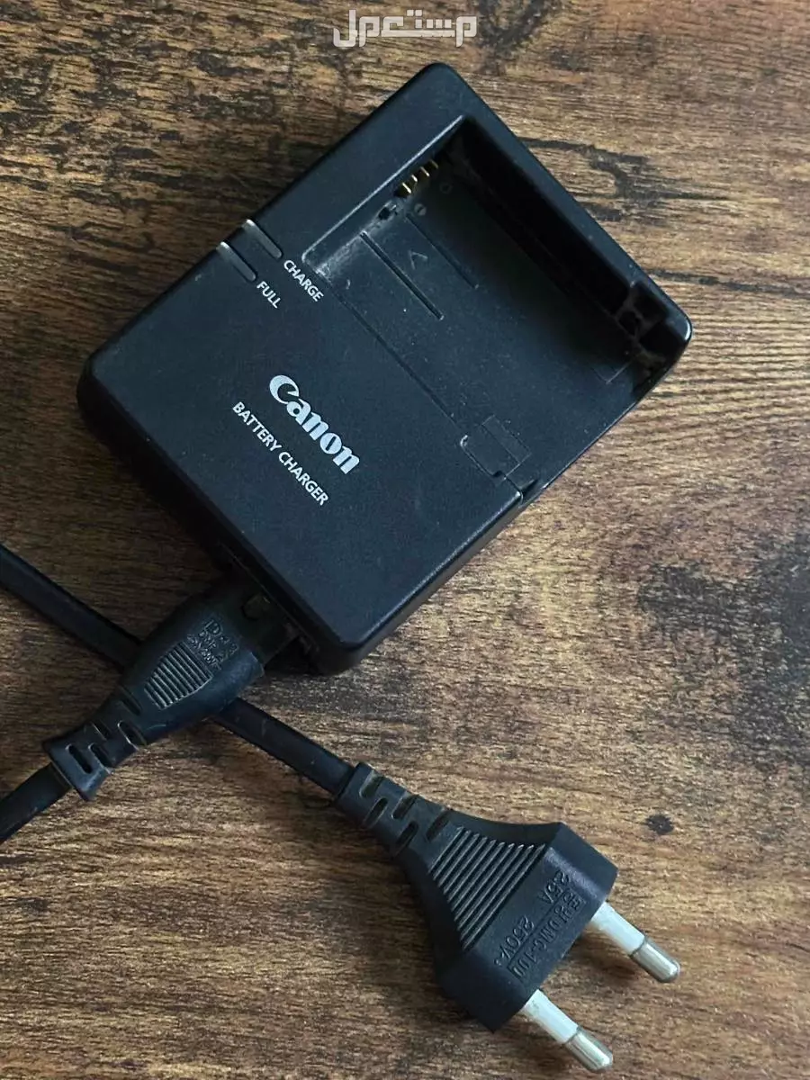 كاميرا كانون Canon EOS 600D  مع عدسة إضافية 70-300mm في الرياض بسعر 1500 ريال سعودي