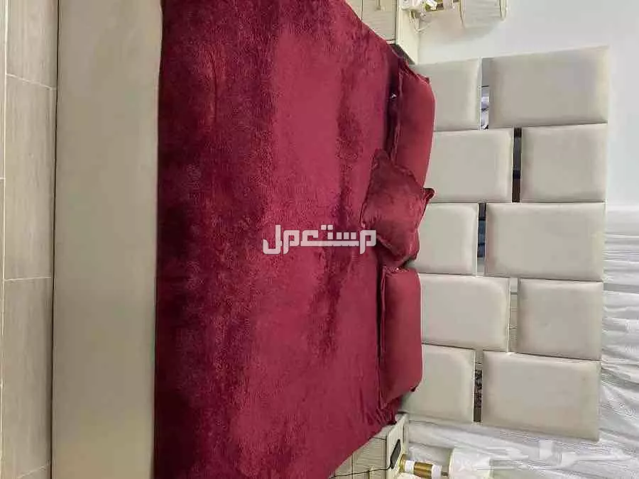 سرير و دولاب عبايات جديده واستعمال خفيف