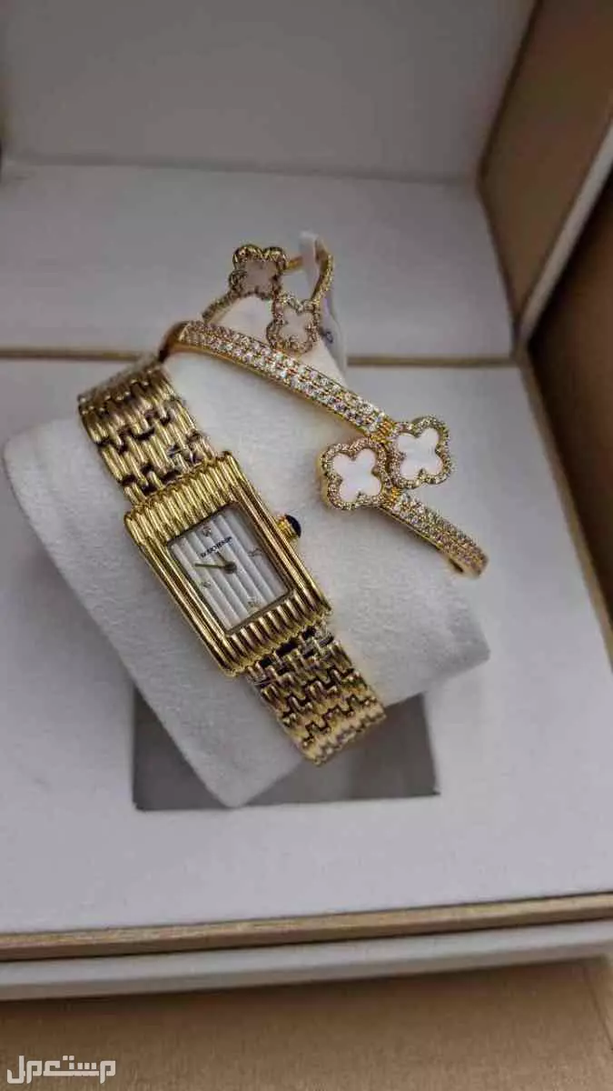ساعات بشرون نسائي مع سوارة وخاتم زركون