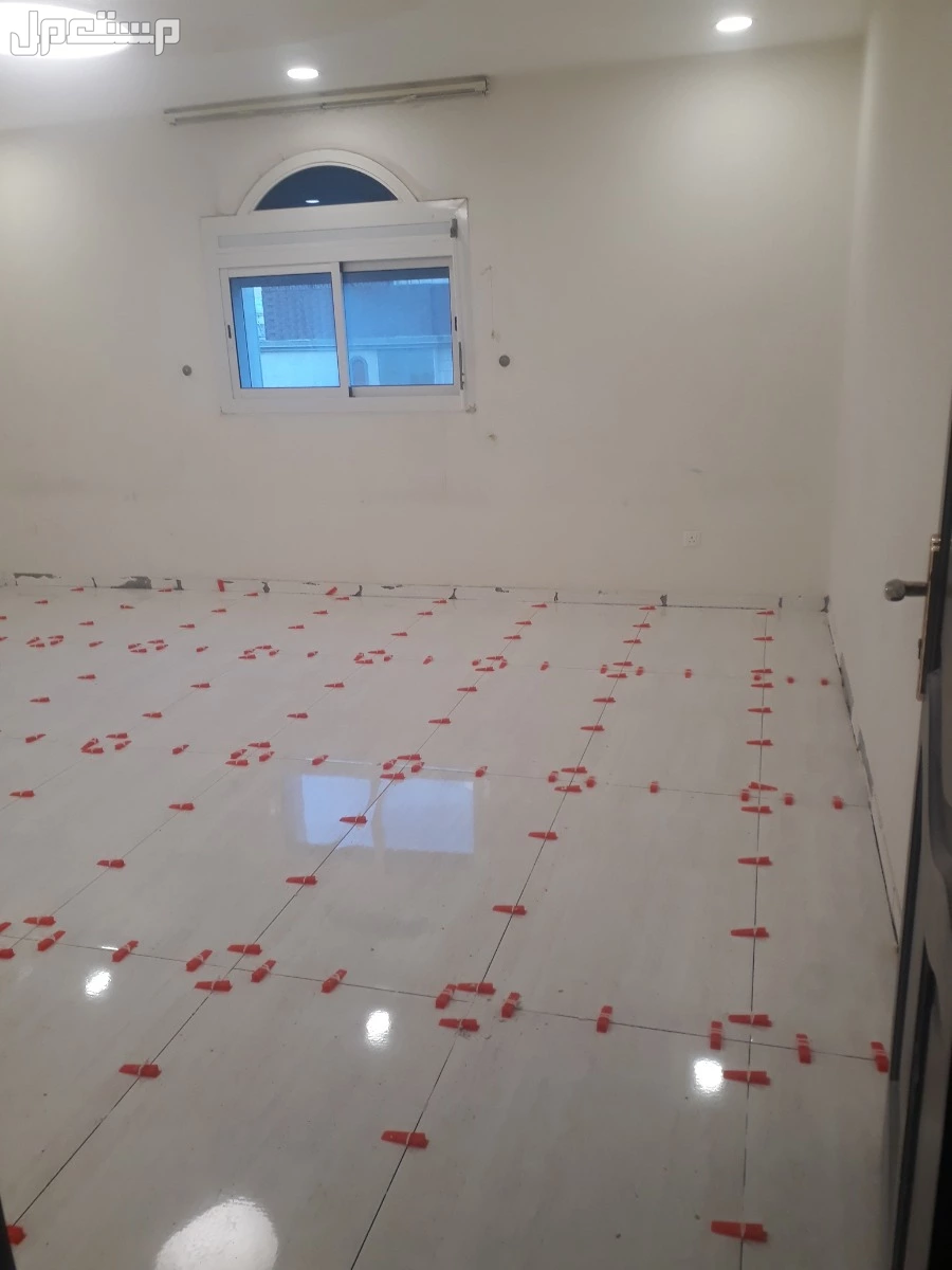 معلم بلاط معلم بورسلان سراميك مبلط تركيب بلاط مبلط جده