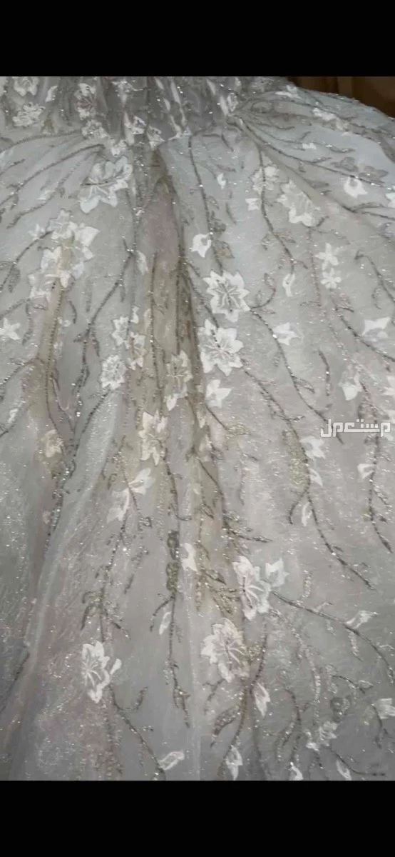 للبيع او ايجار فستان زواج فخم جدا لم يلبس الا وقت الزفه للايجار 500 و البيع 1500 في خميس مشيط بسعر 1500 ريال سعودي