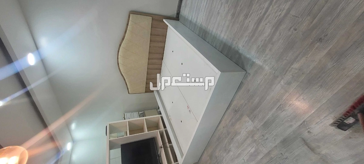 للبيع 2غرفة نوم جديده لم تستخدم سرير 2متر في 1،80 مع ثنين كمدينه 900