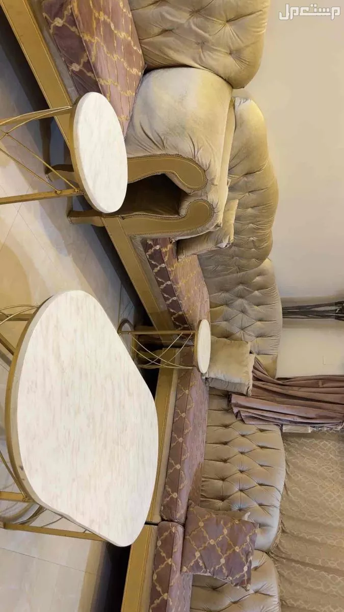 للبيع كنب و طارله و ستاره ب 1800