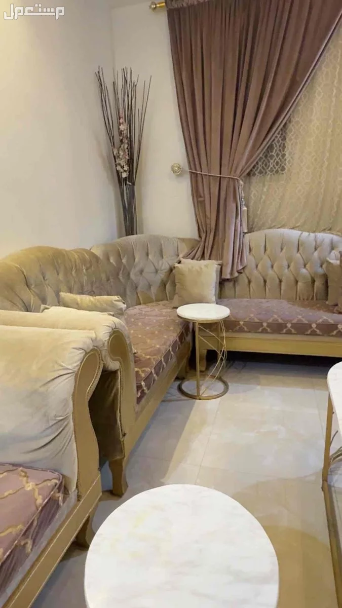 للبيع كنب و طارله و ستاره ب 1800