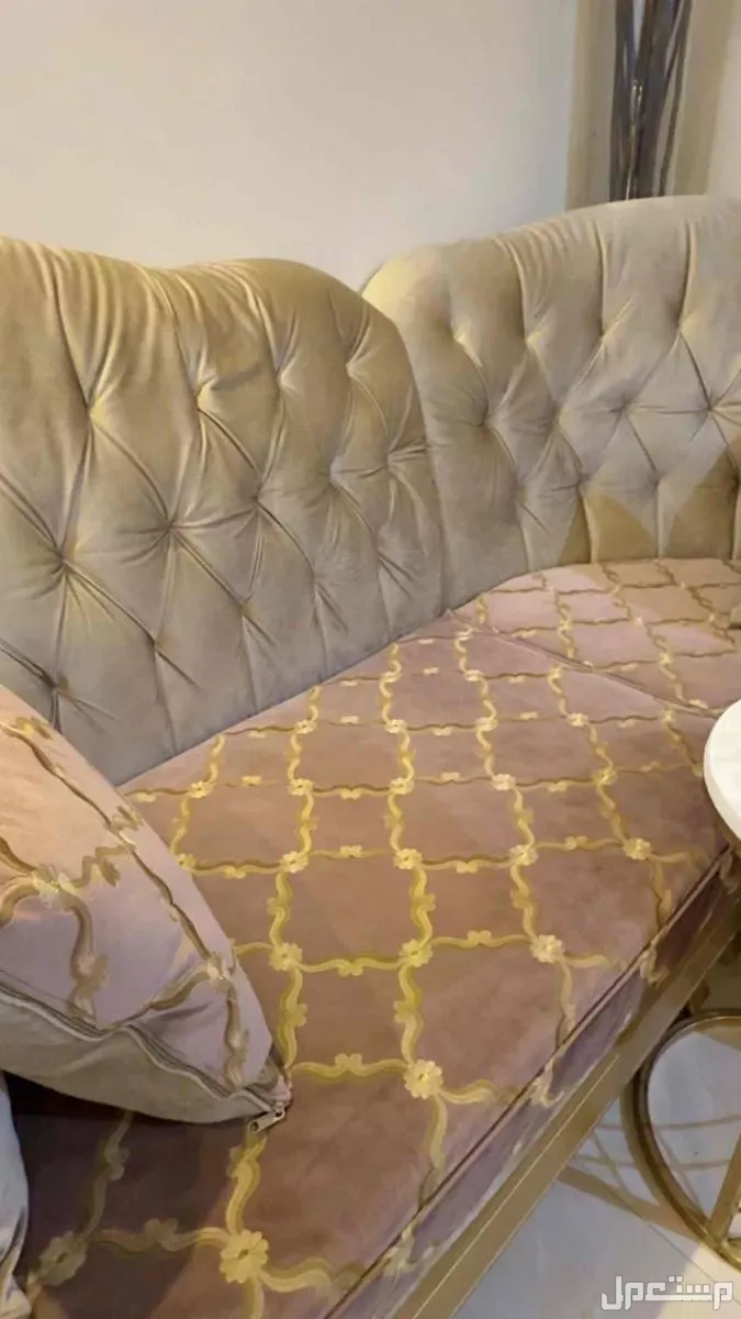 للبيع كنب و طارله و ستاره ب 1800