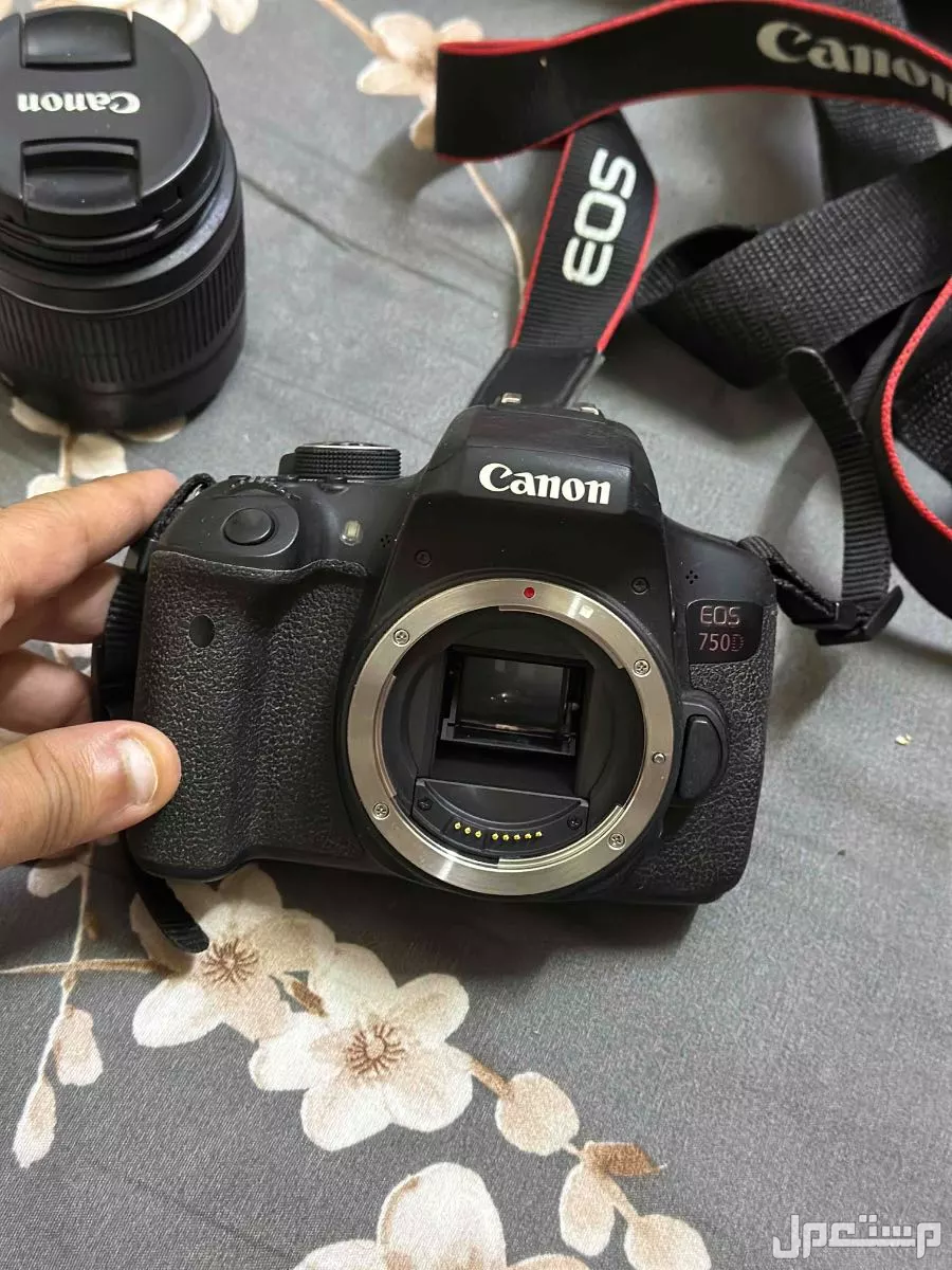 للبيع كاميرا كانون Canon EOS 750D استخدام نظيف جدًا، مناسبة للمبتدئين والهواة وشبه المحترفين في التصوير الفوتوغرافي والفيديو.