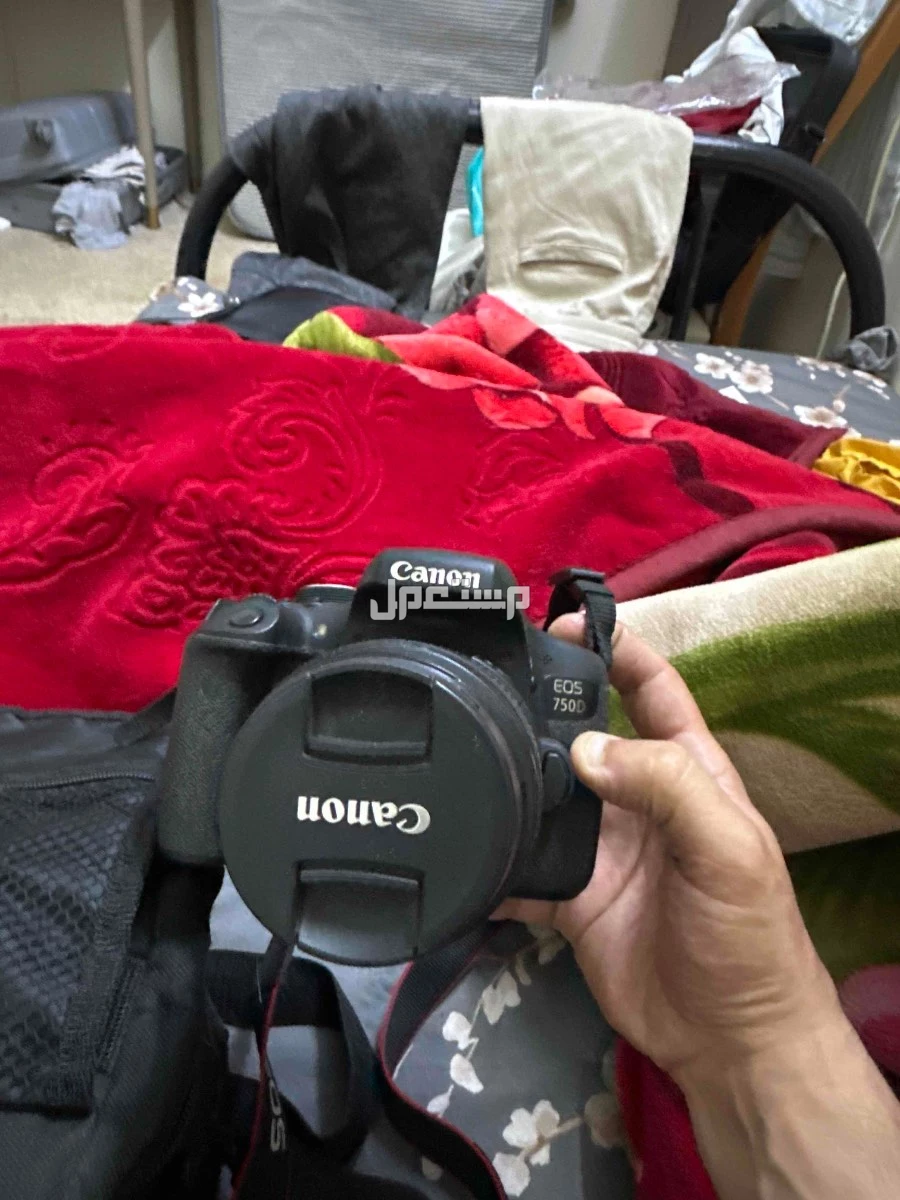 للبيع كاميرا كانون Canon EOS 750D استخدام نظيف جدًا، مناسبة للمبتدئين والهواة وشبه المحترفين في التصوير الفوتوغرافي والفيديو.