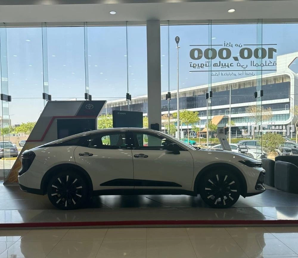 تويوتا كراون برستيج 2026.. مواصفات وصور وأسعار Toyota Crown Prestige exterior