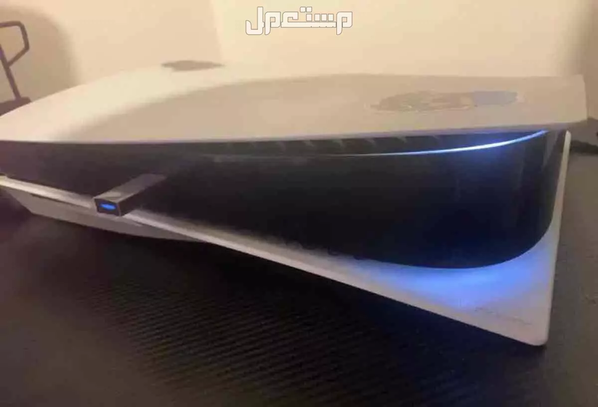 جاهز بلايستيشن 5 مع شاشة لينوفو 100 هيرتز الاجهزه نظيفه وماتشتكي من ايش مشاكل والصامل مابنختلف