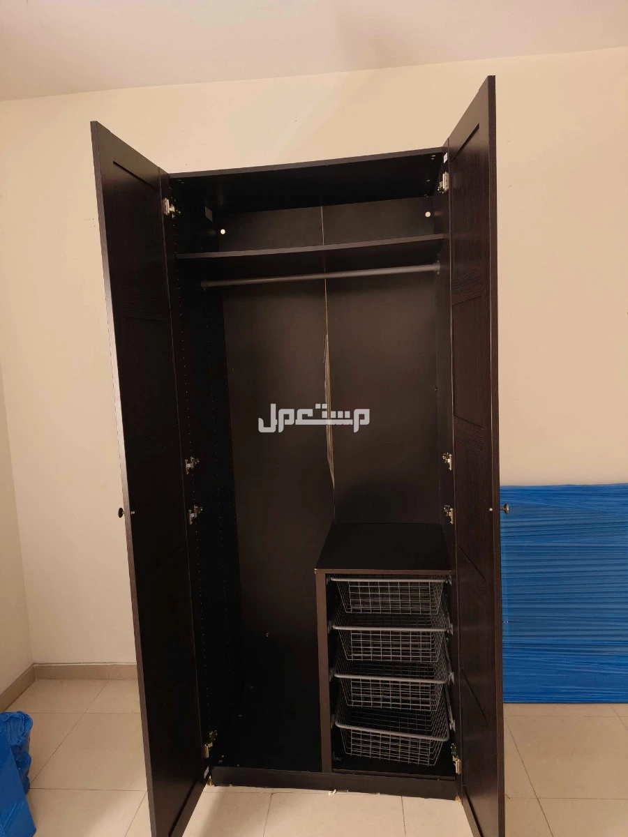 دولاب درفتين ايكيا معا رف تعليق سلل سحاب دولاب بحاله جيده