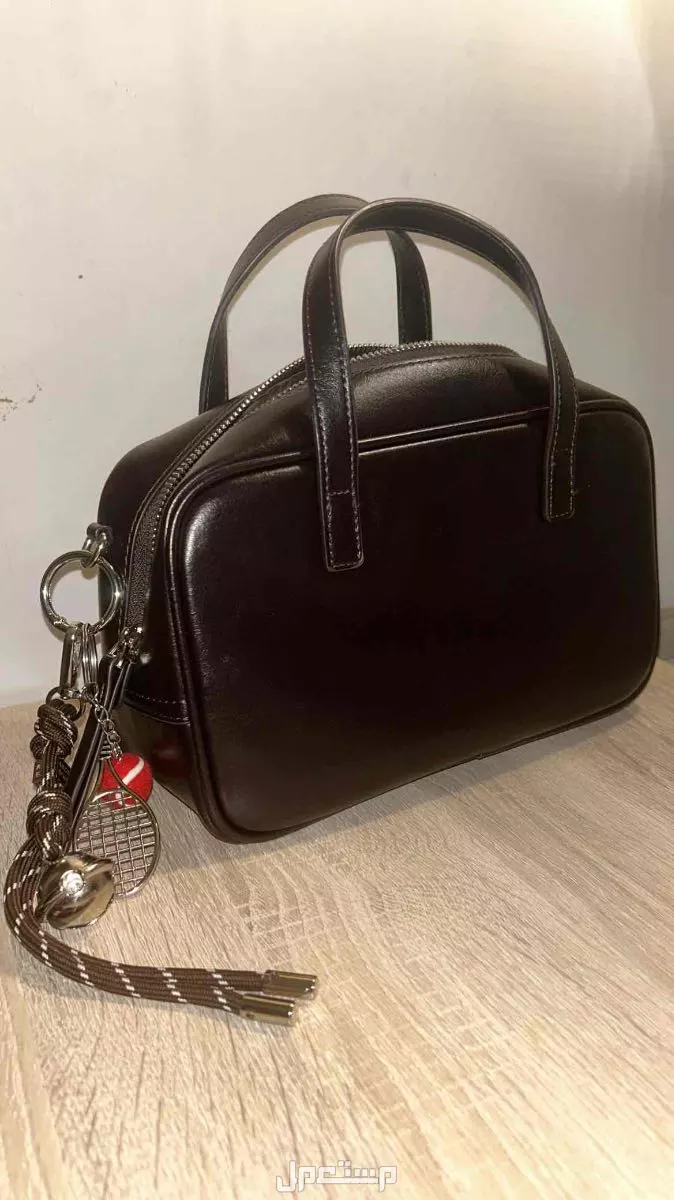 شنطة نسائية جديدة للبيع من ماركة يولا - New bag for sale