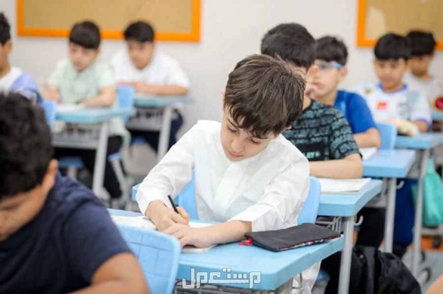 أجمل عبارات استقبال العام الدراسي الجديد 1447 بالإنجليزي والعربي تهنئة بالعام الدراسي الجديد بالانجليزي