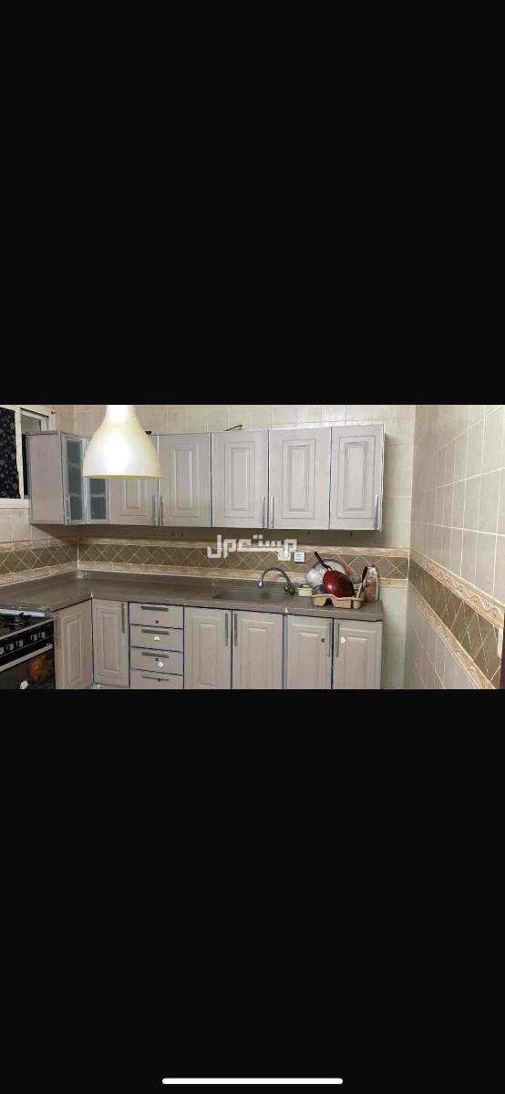 دولاب مطبخ شبه نظيف للبيع سبب البيع نقلت شقة ثانية