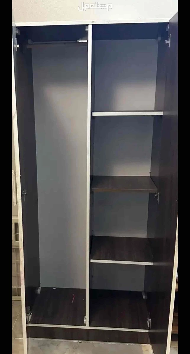 دولاب ملابس نظيف بسعر 250 ريال