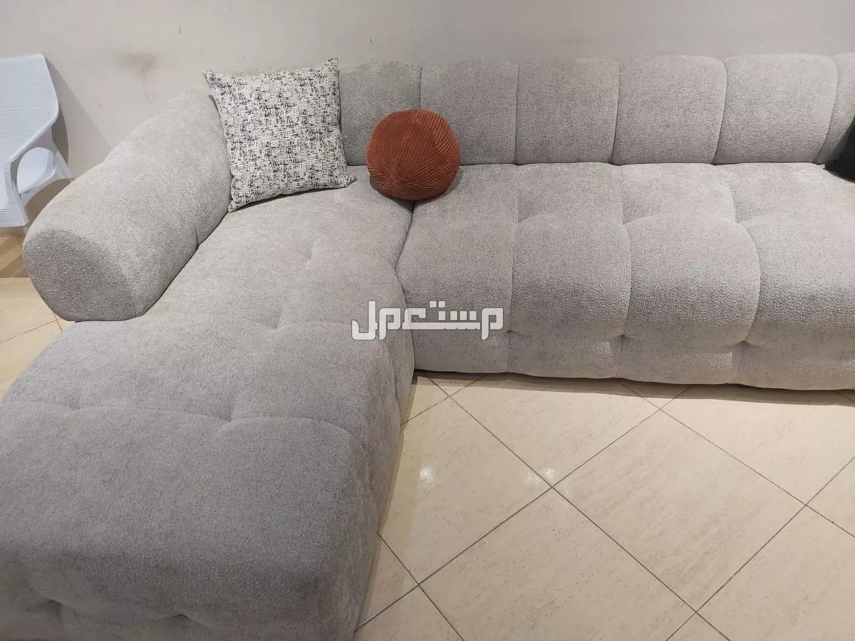 جلسة مريح وانيق للصالة تناسب مختلف الديكورات  في مكة المكرمة بسعر 3 آلاف ريال سعودي