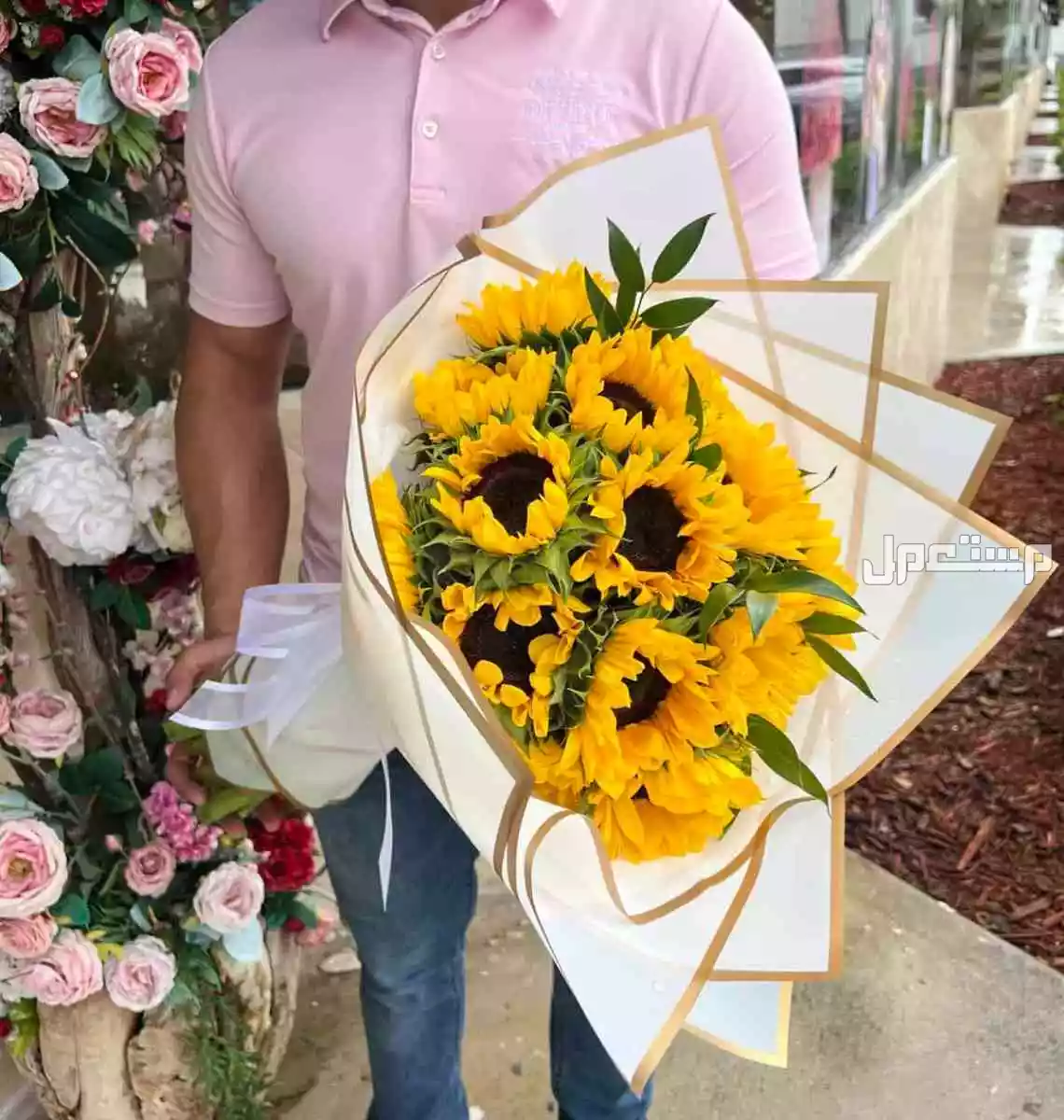 أجمل 30 باقة ورد رومانسية مكتوب عليها وهدايا فاخرة بالصور بوكيه ورد عباد شمس