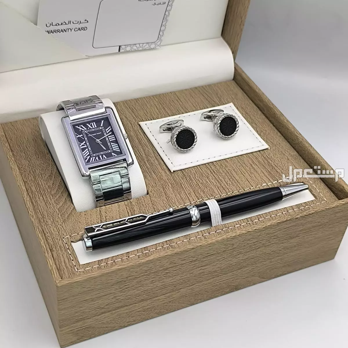 *جديدددددددنا*                          *اطقم رجالي* *ساعه رجالي استيل* *قلم*  *كبك* *علبه فخمه وكرت وكيس* *ضمان سنة لون موية مكينة بطارية* *السعر 150ريال*
