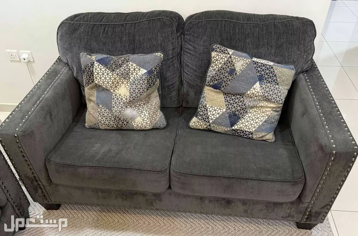 للبيع كنب من سيتي دبليو  في الدمام بسعر 3 آلاف ريال سعودي