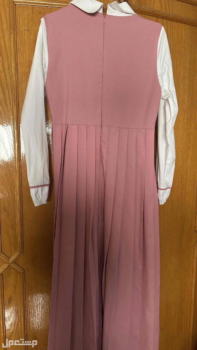 مريول للبيع من ممنون جديد المقاس 38 طوله 116 سم