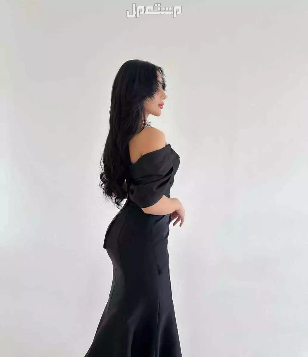 فستان لبس مره وحدة قابل للشحن بسعر 800 ريال وقابل للتفاوض