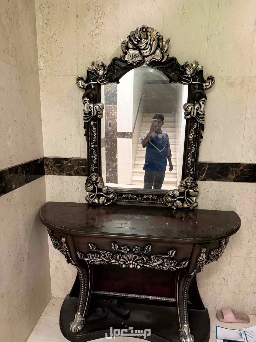 اثاث للبيع  دولاب ملابس و دولاب كاسات